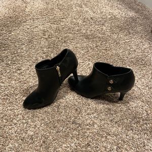 Point toe booties